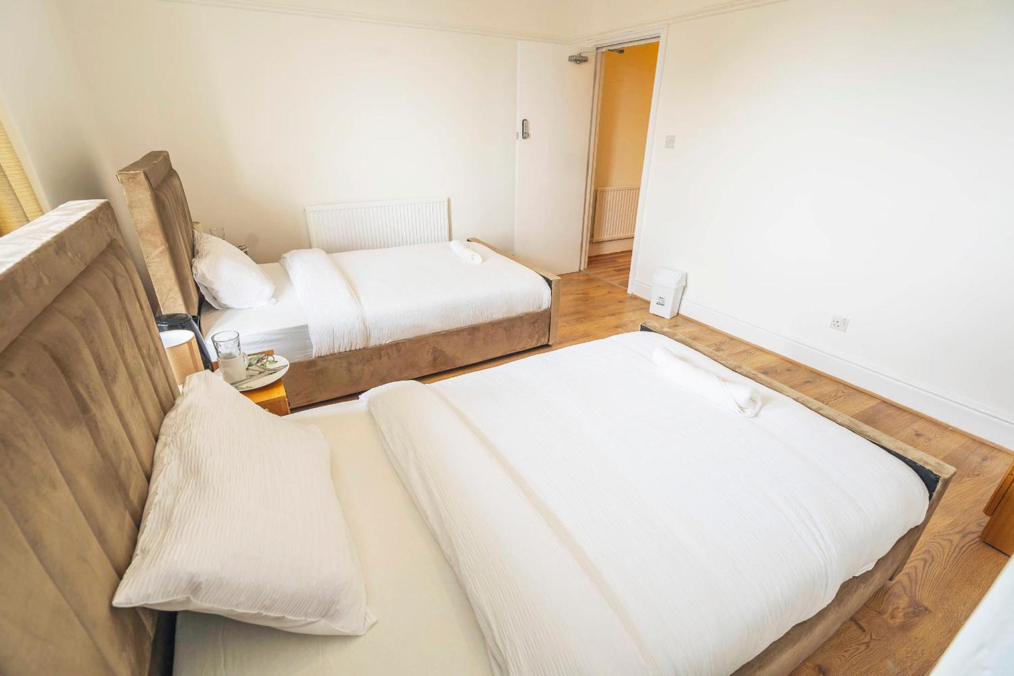Majestic Inn Bootle  Zewnętrze zdjęcie